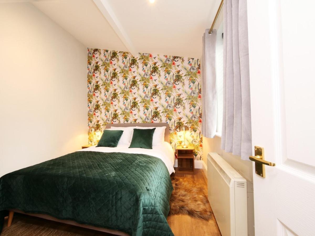 The Holgate Snug Apartment Йорк Екстериор снимка