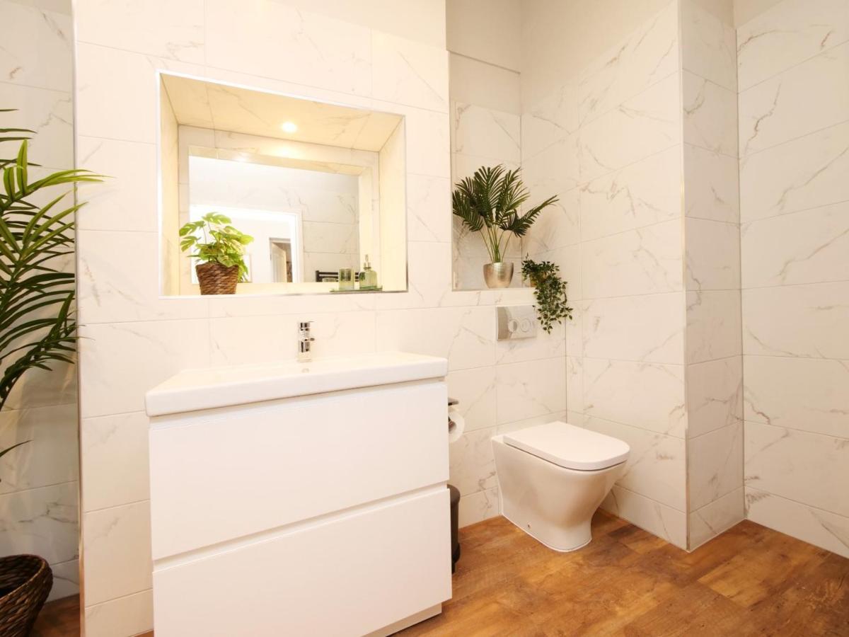 The Holgate Snug Apartment Йорк Екстериор снимка