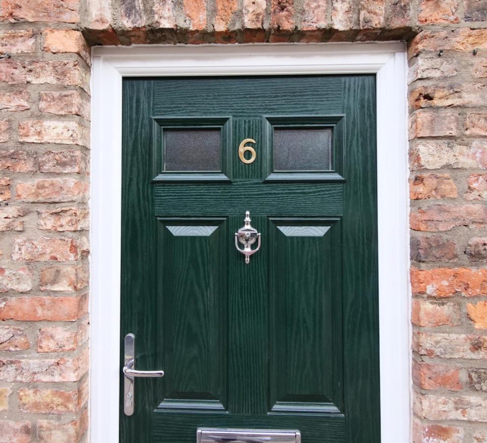 The Holgate Snug Apartment Йорк Екстериор снимка
